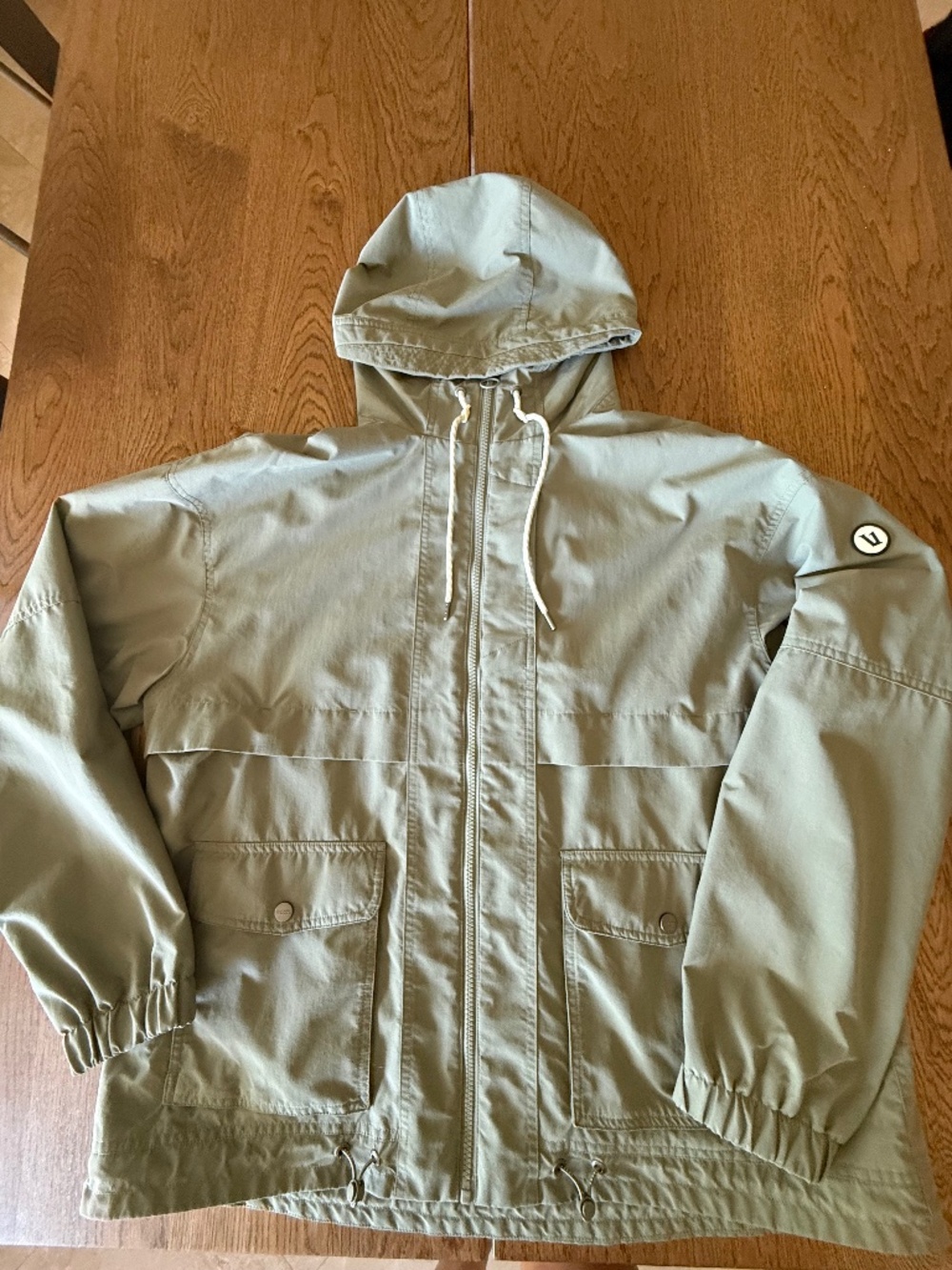 Vuori Elijo Hooded Water Resistant Jacket - Pistachio - Picture 5 of 7